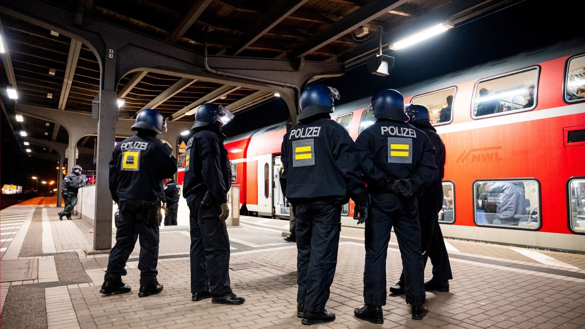 Bundespolizei weist Kritik nach Razzia von HSV-Fans zurück
