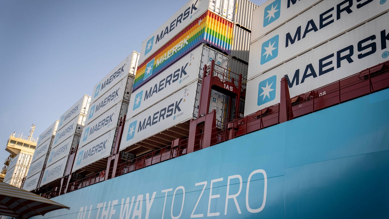 Die "Laura Maersk" ist das weltweit erste Containerschiff, das mit grünem Methanol fahren kann: Jetzt folgt mit der "Ane Maersk" das zweite.