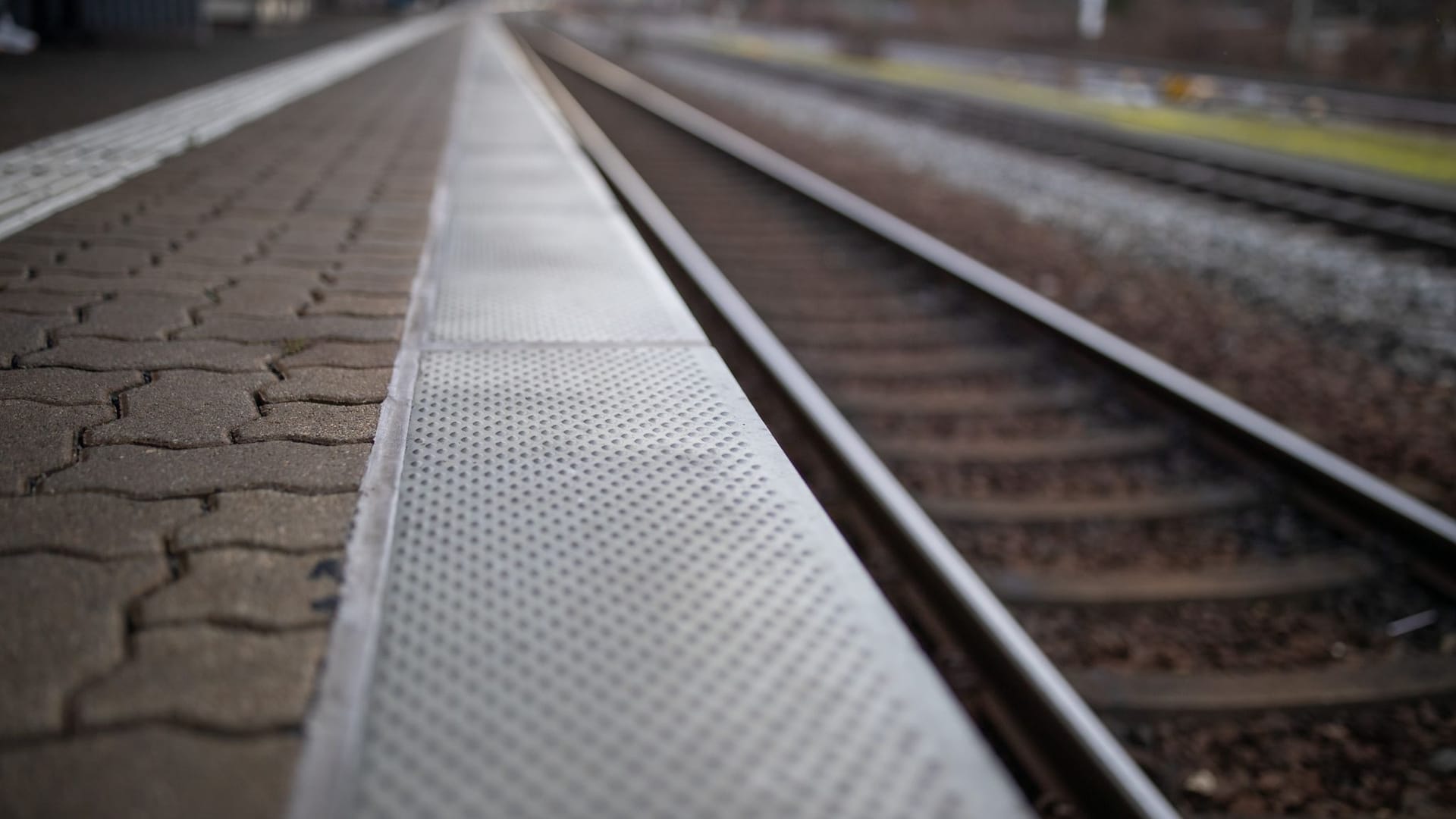 Bahnhof mit Bahnsteig