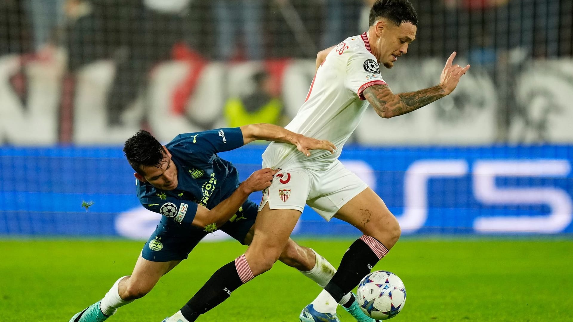 Profi Lucas Ocampos von Fan belästigt