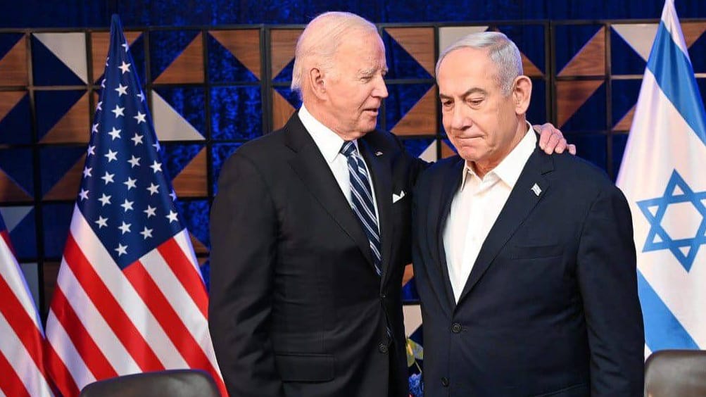 US-Präsident Joe Biden trifft Benjamin Netanjahu kurz nach dem Terrorangriff der Hamas im Oktober 2023 in Israel: Seither hat sich ihre Beziehung aber deutlich verschlechtert.