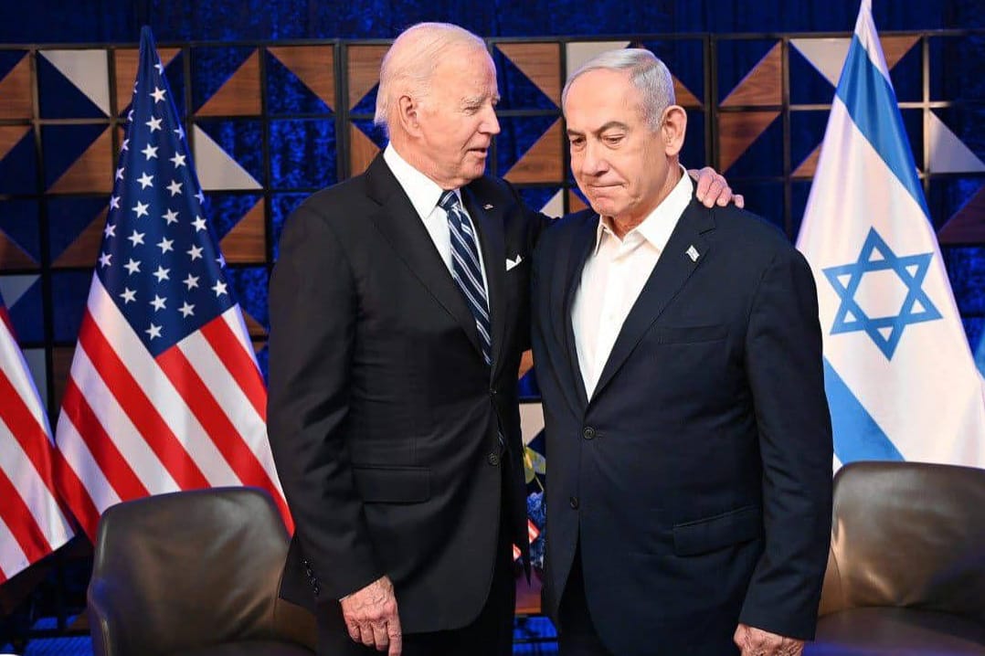 US-Präsident Joe Biden trifft Benjamin Netanjahu kurz nach dem Terrorangriff der Hamas im Oktober 2023 in Israel: Seither hat sich ihre Beziehung aber deutlich verschlechtert.