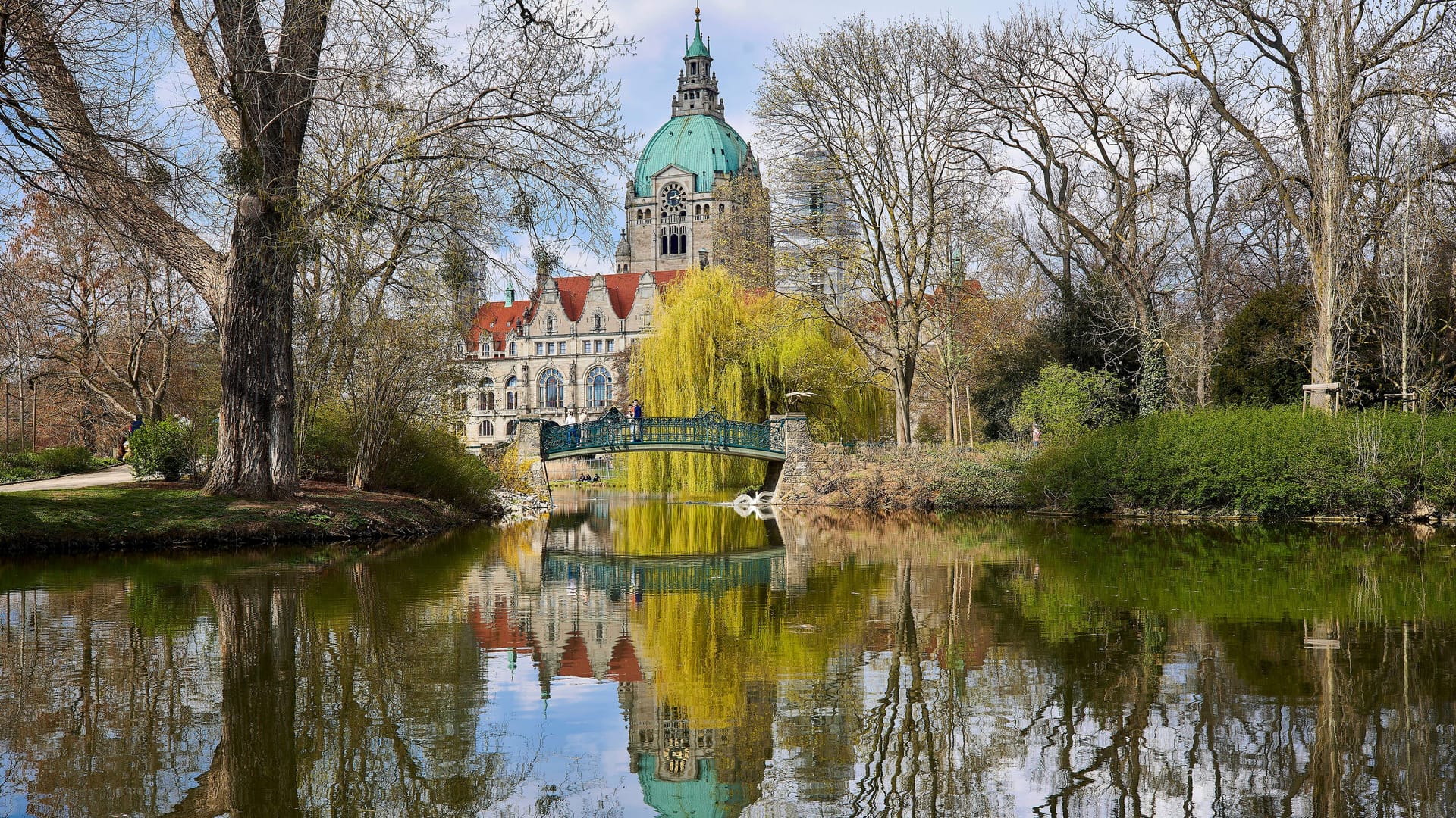 Das Neue Rathaus in Hannover (Archivbild): Wird die Stadtpolitik immer mehr von einem Zusammenschluss aus CDU, SPD und FDP bestimmt?