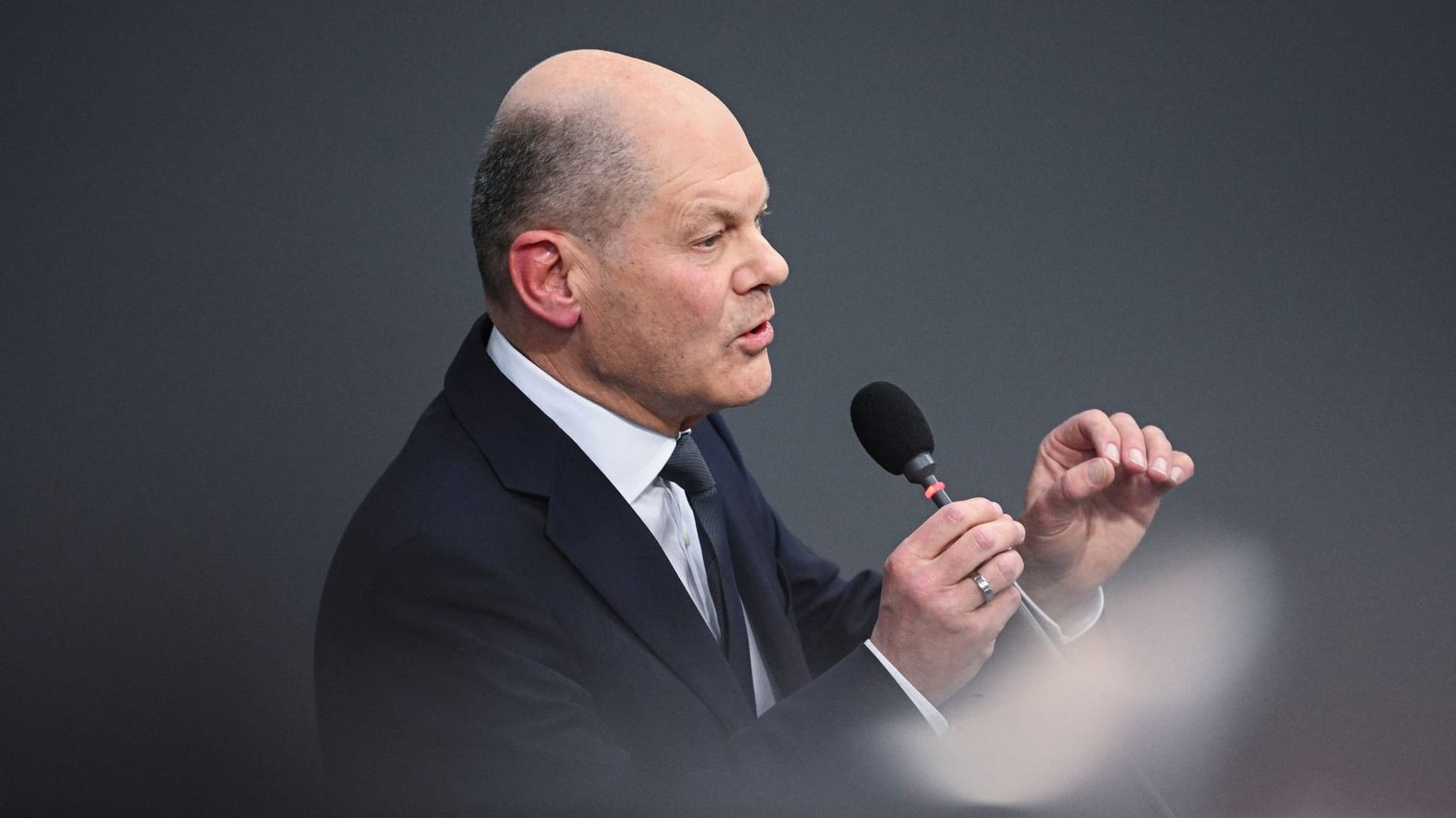 Scholz wird im Bundestag befragt: Der Kanzler muss sein Taurus-Nein immer wieder erklären.