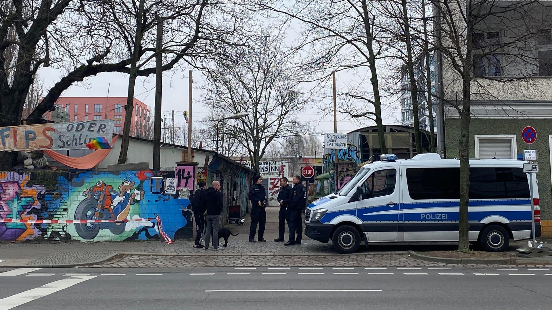 Das Gelände des "Friedrichshainer Infrastruktur Projekt in Selbstverwaltung" (Fips) in Friedrichshain: Hier lebte Burkhard Garweg in einem Container.