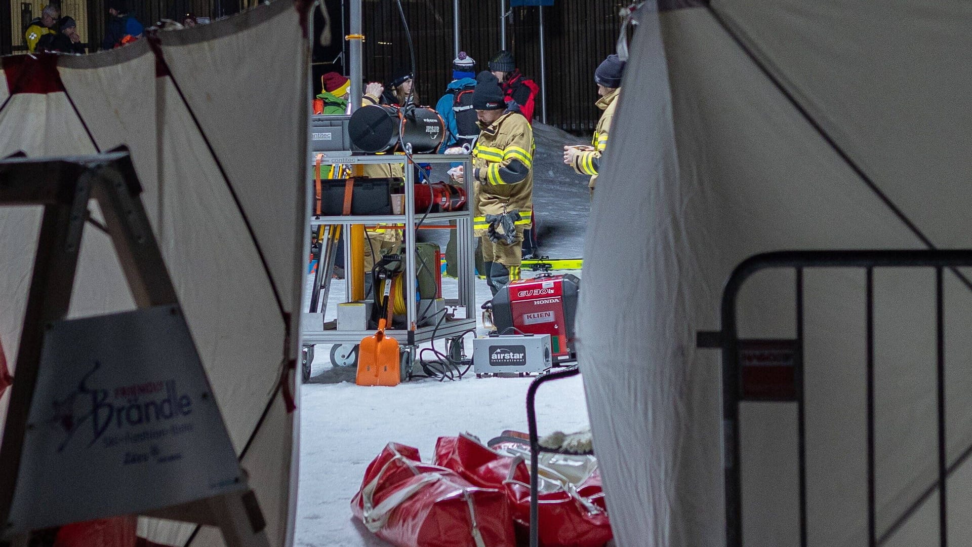 Einsatz nach einem Lawinenabgang (Archivbild): Ein Deutscher wurde durch eine Lawine schwer verletzt.