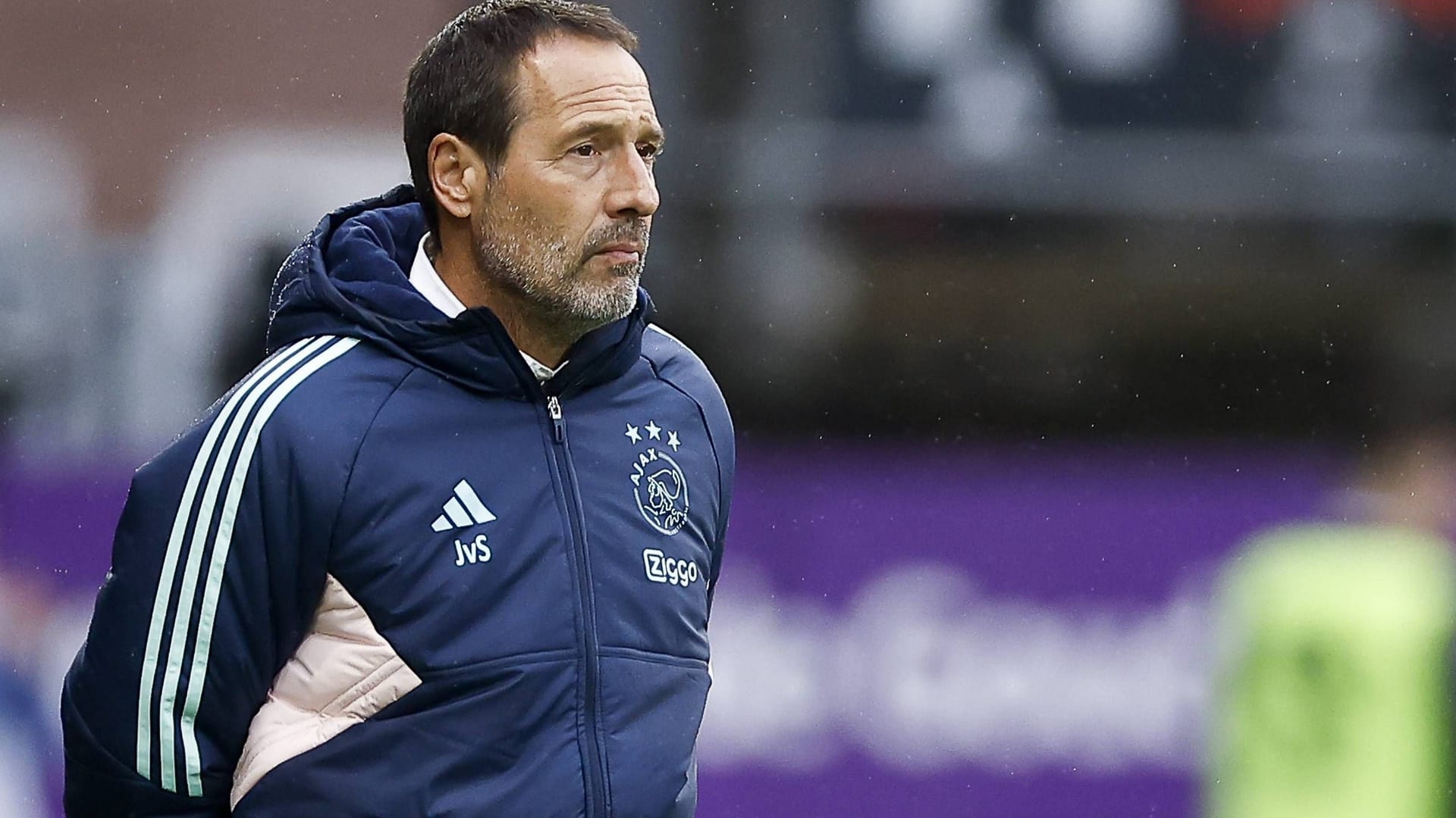 John van't Schip: Er hört als Trainer bei Ajax im Sommer auf.