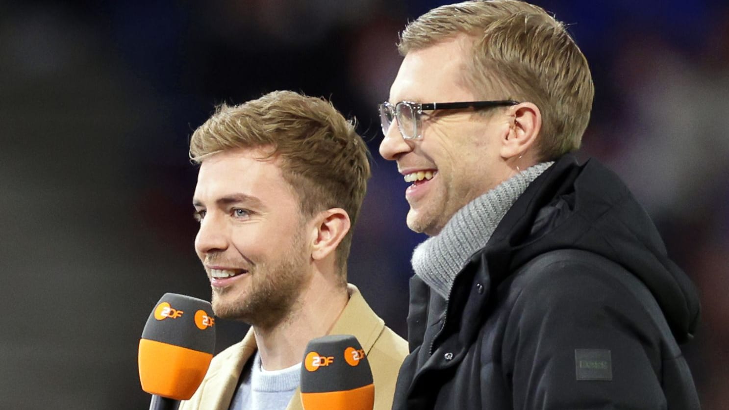 ZDF-Experten: Christoph Kramer und Per Mertesacker (v. li.) am Rande des Spiels gegen Frankreich.