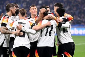 Verdienter Jubel: Die deutsche Mannschaft feiert im Spiel gegen Frankreich.