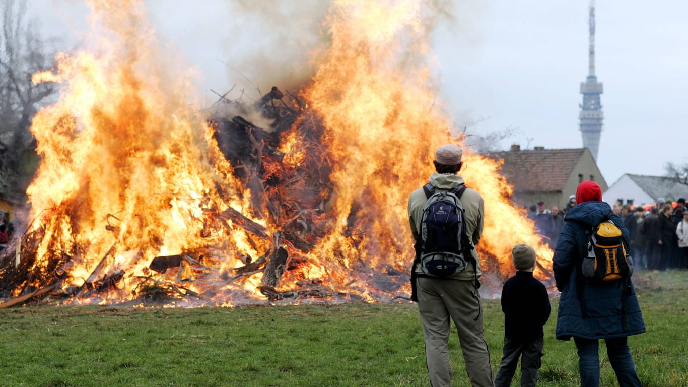 Osterfeuer im Garten Diese Regeln gelten zu Ostern in Köln