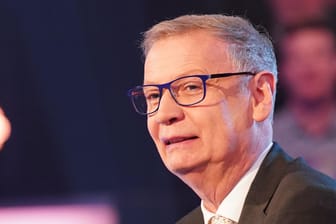 Günther Jauch: Der "Wer wird Millionär?"-Moderator kann über sich selbst lachen.