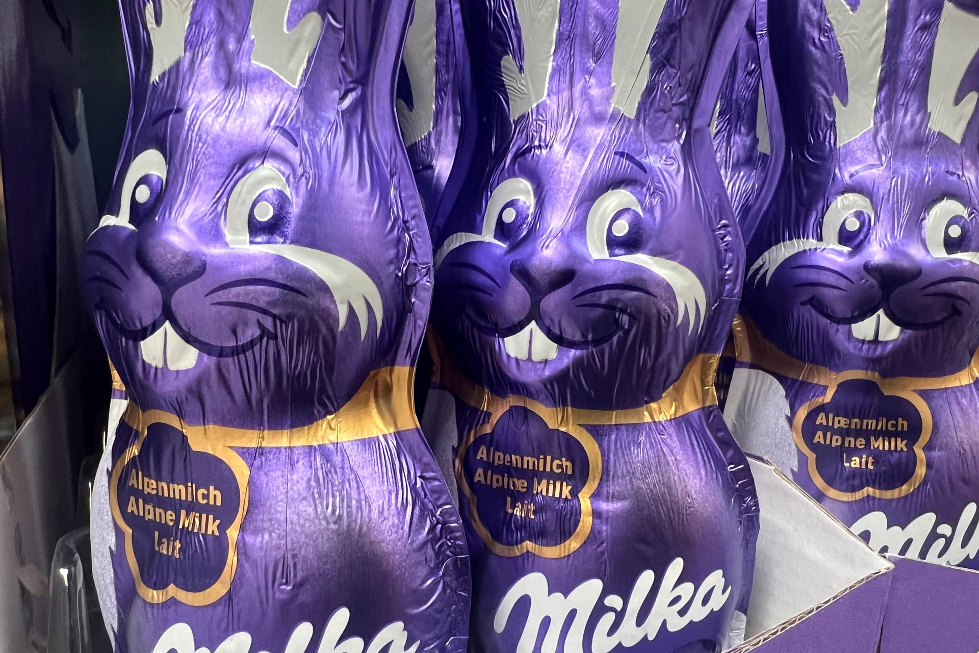 Osterhasen von Milka (Symbolbild): Der US-Mutterkonzern Mondelez ist weiter in Russland aktiv.