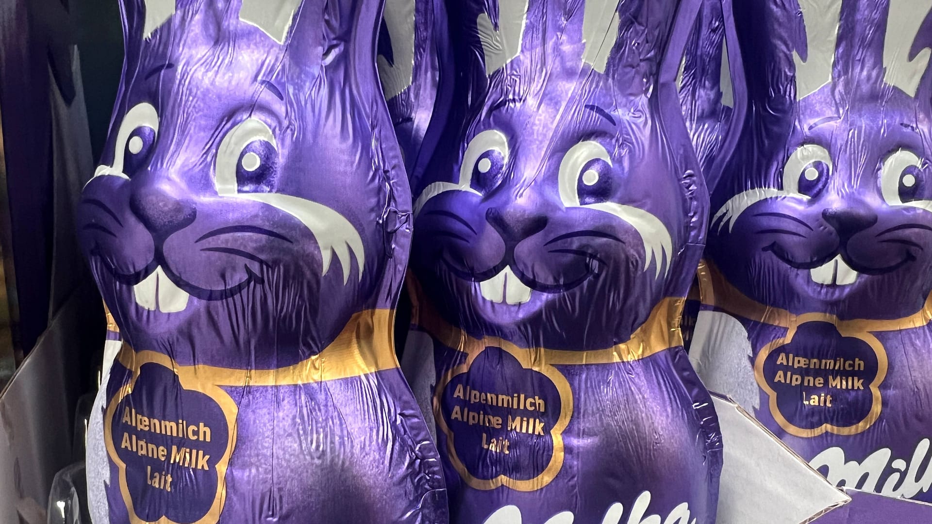 Osterhasen von Milka (Symbolbild): Der US-Mutterkonzern Mondelez ist weiter in Russland aktiv.