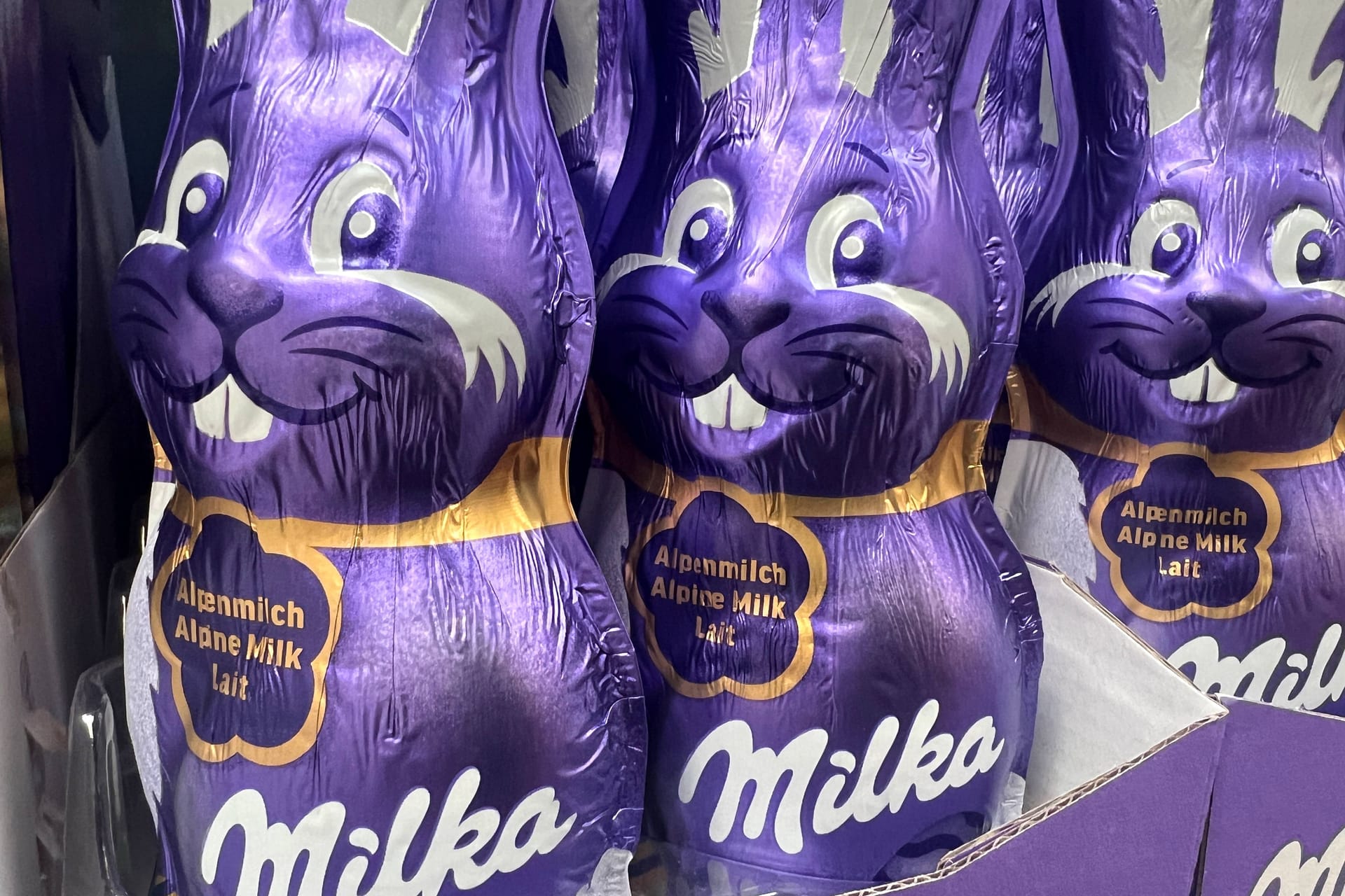 Osterhasen von Milka (Symbolbild): Der US-Mutterkonzern Mondelez ist weiter in Russland aktiv.