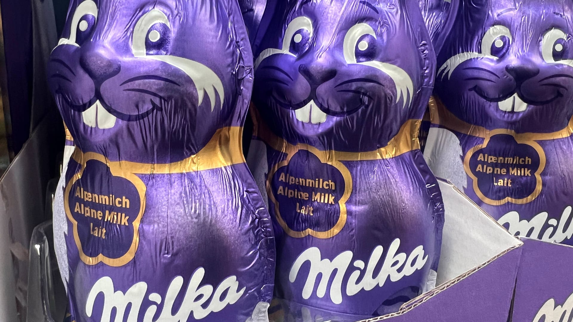 Osterhasen von Milka (Symbolbild): Der US-Mutterkonzern Mondelez ist weiter in Russland aktiv.