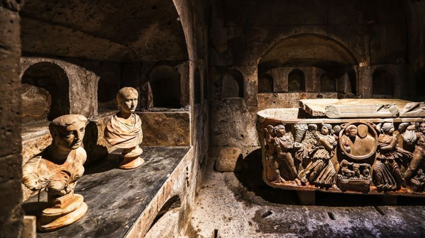 In Köln-Weiden verbirgt sich ein Geheimnis: Hier befindet sich ein fast 2.000 Jahre altes Römergrab.
