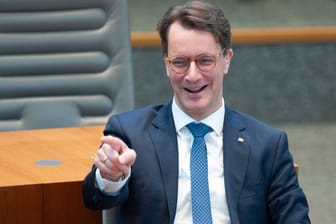 CDU-Ministerpräsident Hendrik Wüst (Archivfoto): Seine Gegner im Düsseldorfer Landtag schwächeln.