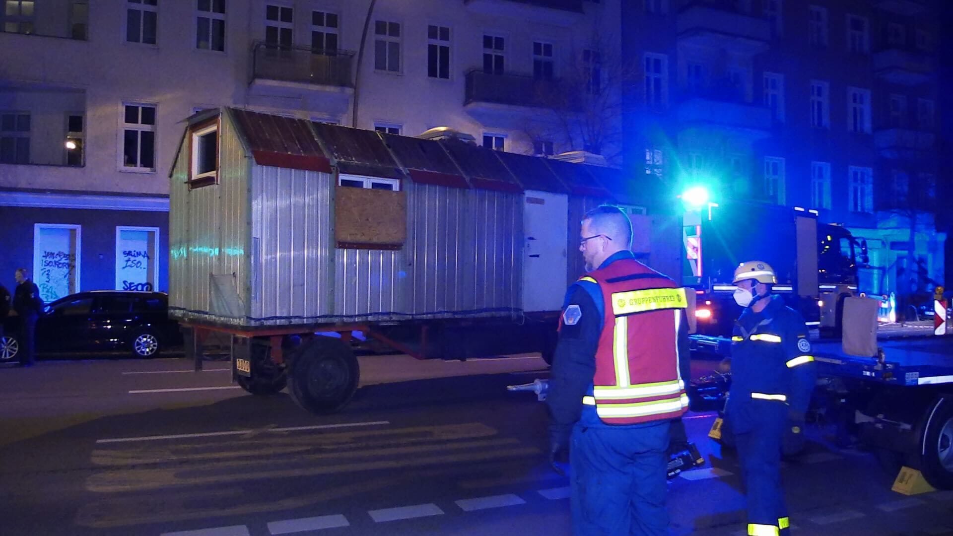 Der Bauwagen, der im Zuge der Fahndung nach den gesuchten Ex-RAF-Terroristen Staub und Garweg beschlagnahmt wurde.