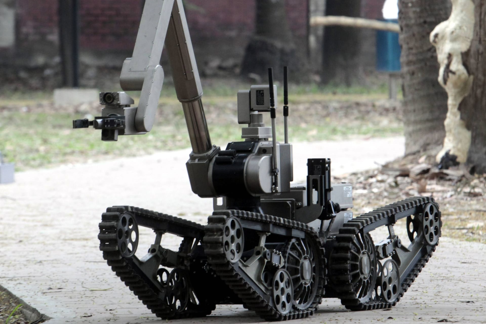 Ein Bomben Entschärfungsroboter (Symbolbild): In Österreich entschärfte ein solches Gefährt eine Bombe.