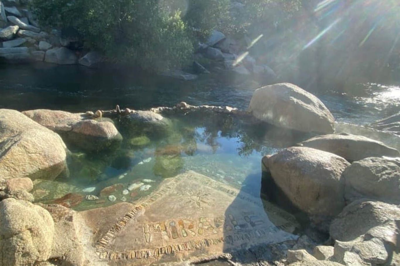 Die Mircale Hot Springs in Kalifornien: Wegen zwei Leichenfunden müssen die heißen Quellen vorerst schließen.