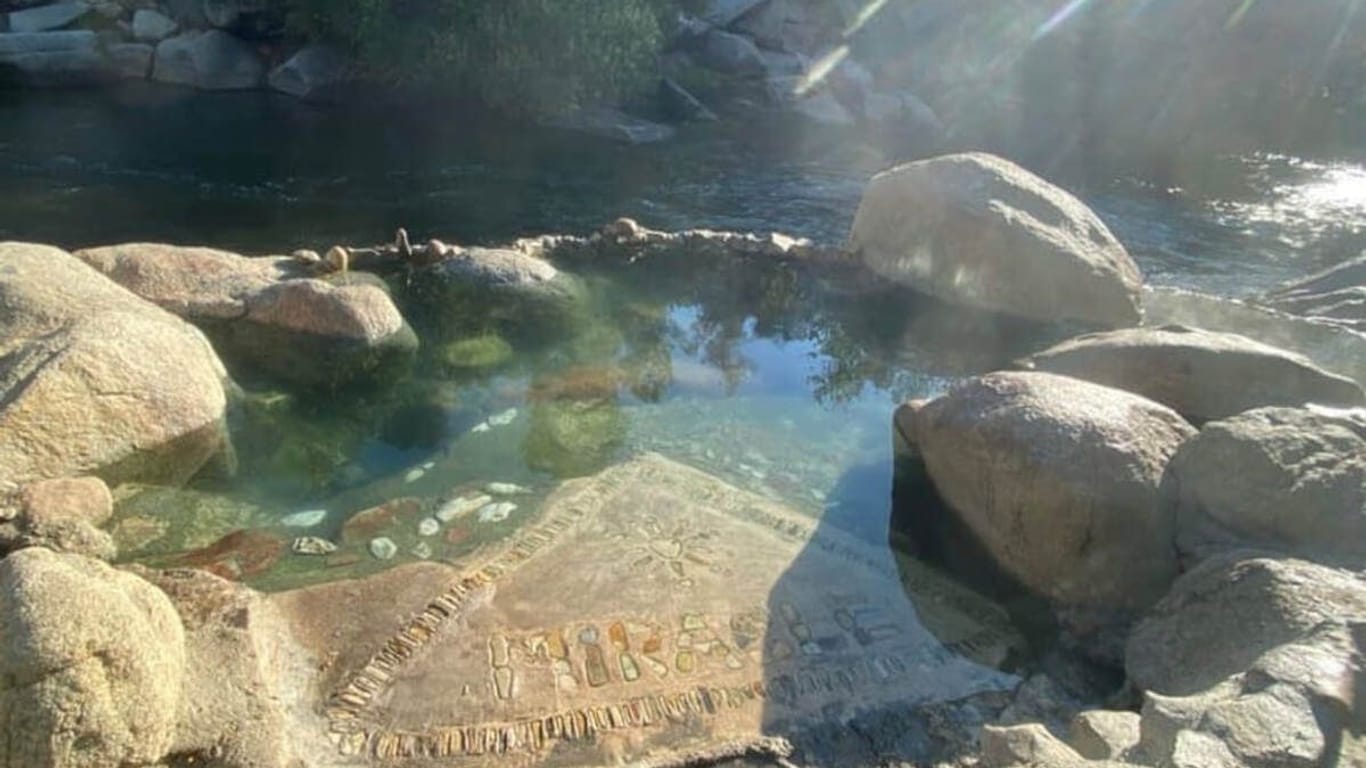 Die Mircale Hot Springs in Kalifornien: Wegen zwei Leichenfunden müssen die heißen Quellen vorerst schließen.