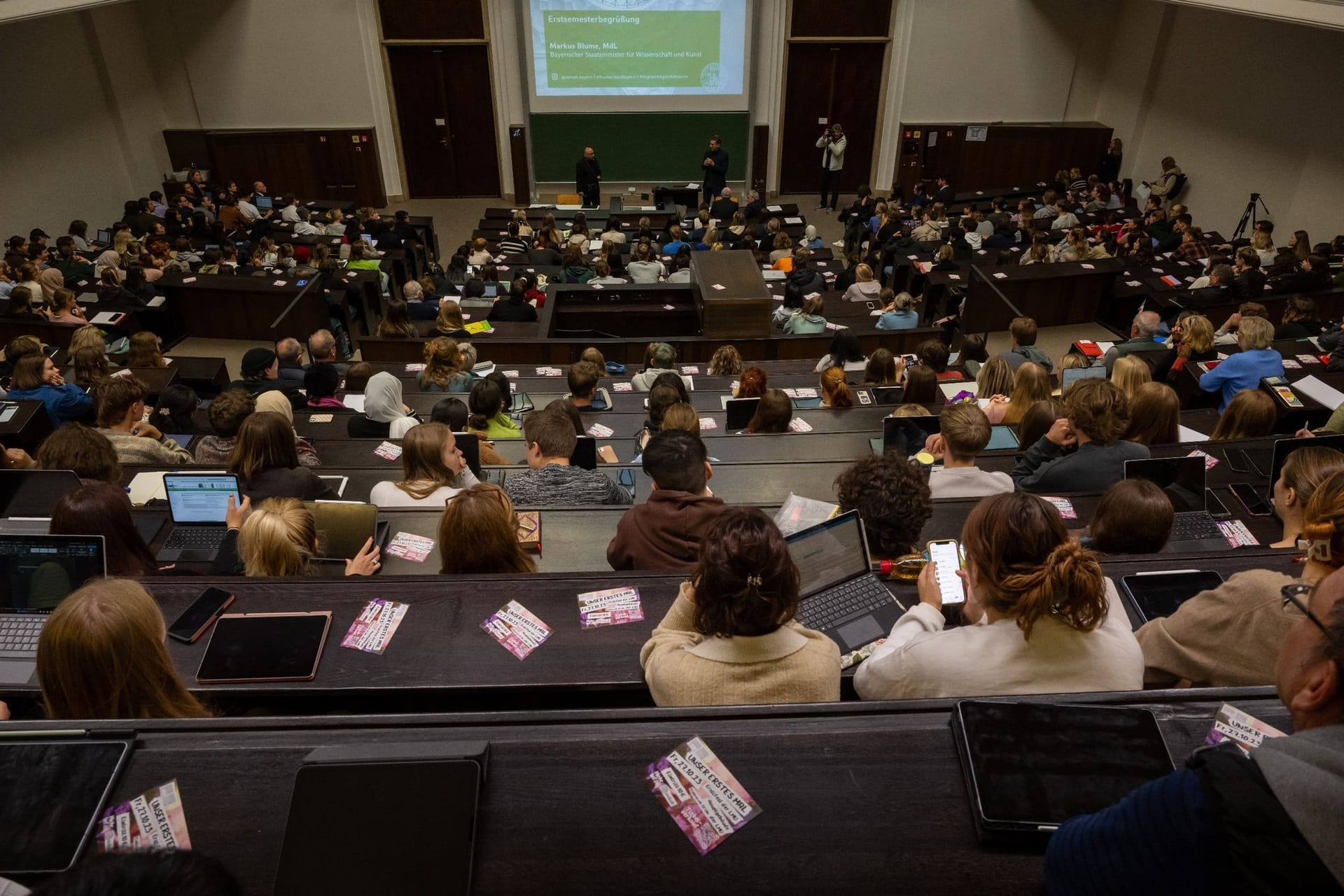 Studierende im Hörsaal