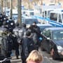 Berlin-Buckow: Remmo-Villa wird geräumt – Polizei mit Rammbock vor Ort