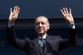 Recep Tayyip Erdoğan: Der türkische Präsident möchte mit seiner AKP bei der Kommunalwahl die Metropolen Istanbul und Ankara zurückerobern.