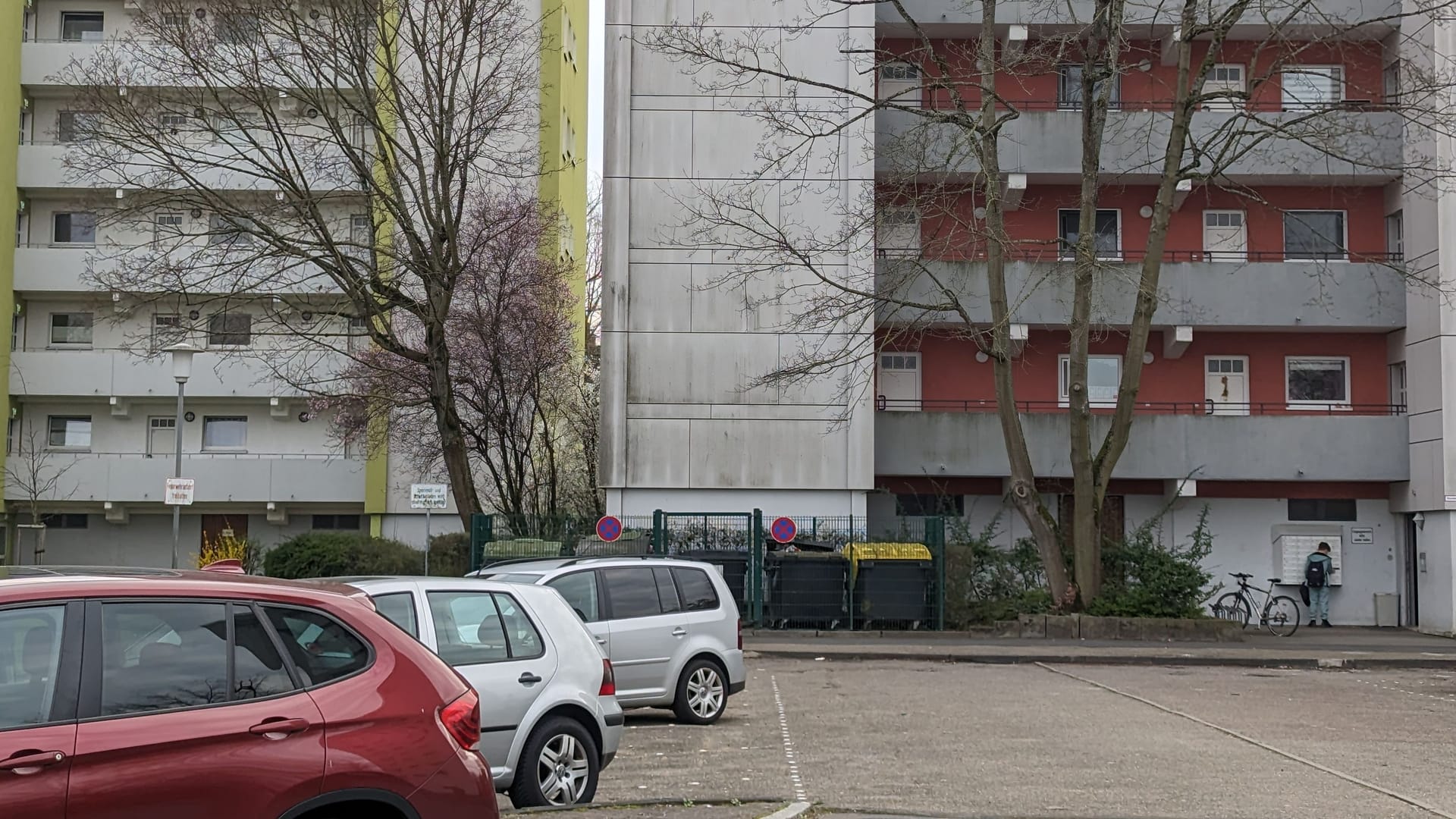 Bestehendes Gebäudekomplex in der Henriette-Fürth-Straße in Frankfurt-Goldstein. Nun soll ins dicht bevölkerte Viertel noch ein großes Bauobjekt entstehen.