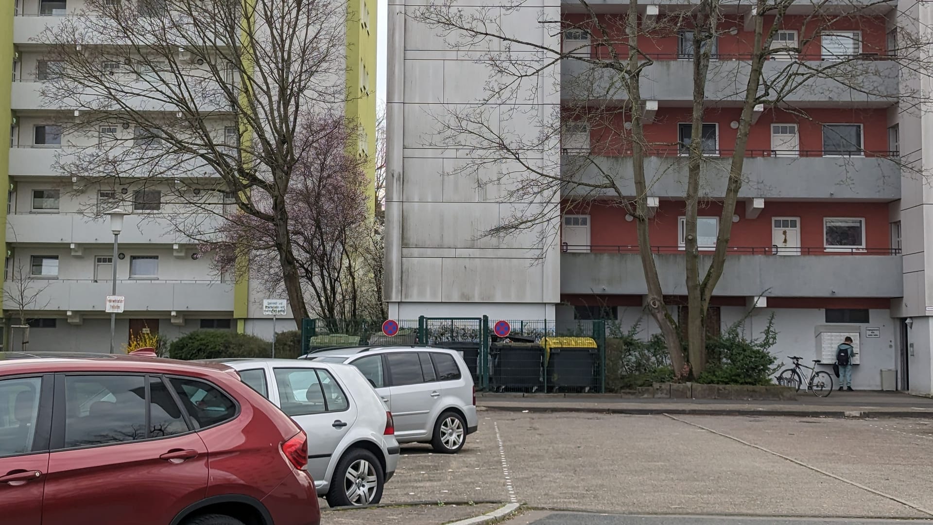 Bestehendes Gebäudekomplex in der Henriette-Fürth-Straße in Frankfurt-Goldstein. Nun soll ins dicht bevölkerte Viertel noch ein großes Bauobjekt entstehen.