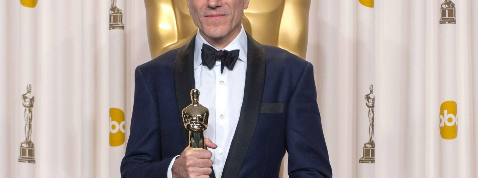 Daniel Day-Lewis: 2013 lief Jack Nicholson der britische Mime den Rang ab. Er hat zwar ebenfalls drei Oscars zu Hause stehen, jedoch alle in der Kategorie "Bester Hauptdarsteller": "Mein linker Fuß" (1990), "There will Be Blood" (2008) und "Lincoln" (2013).