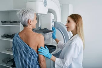 Krebsvorsorge für Frauen: Die Mammografie wird auch für ältere Frauen empfohlen.