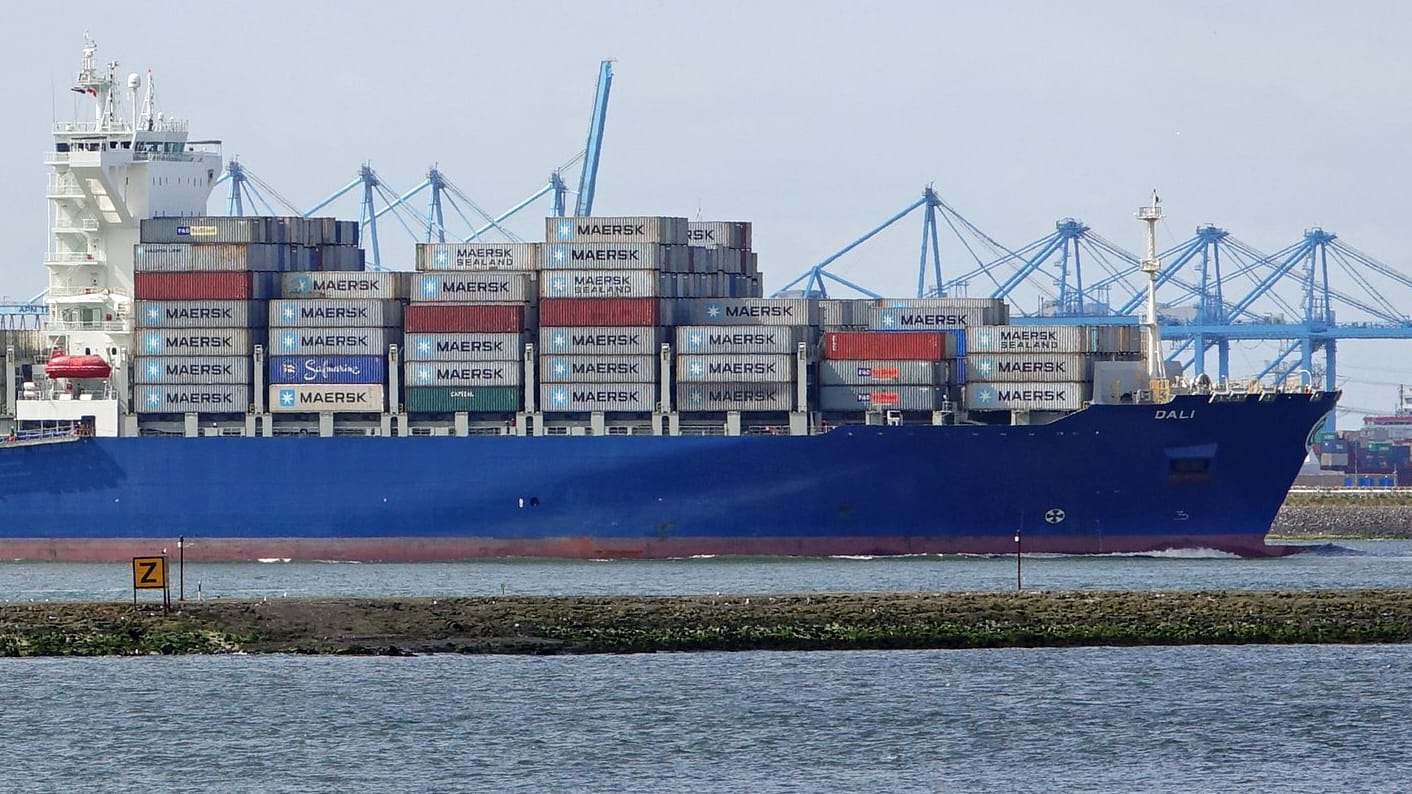 Das Containerschiff "Dali" im Hafen von Rotterdam: Das 300 Meter lang Schiff kollidierte mit der Brücke in Baltimore.