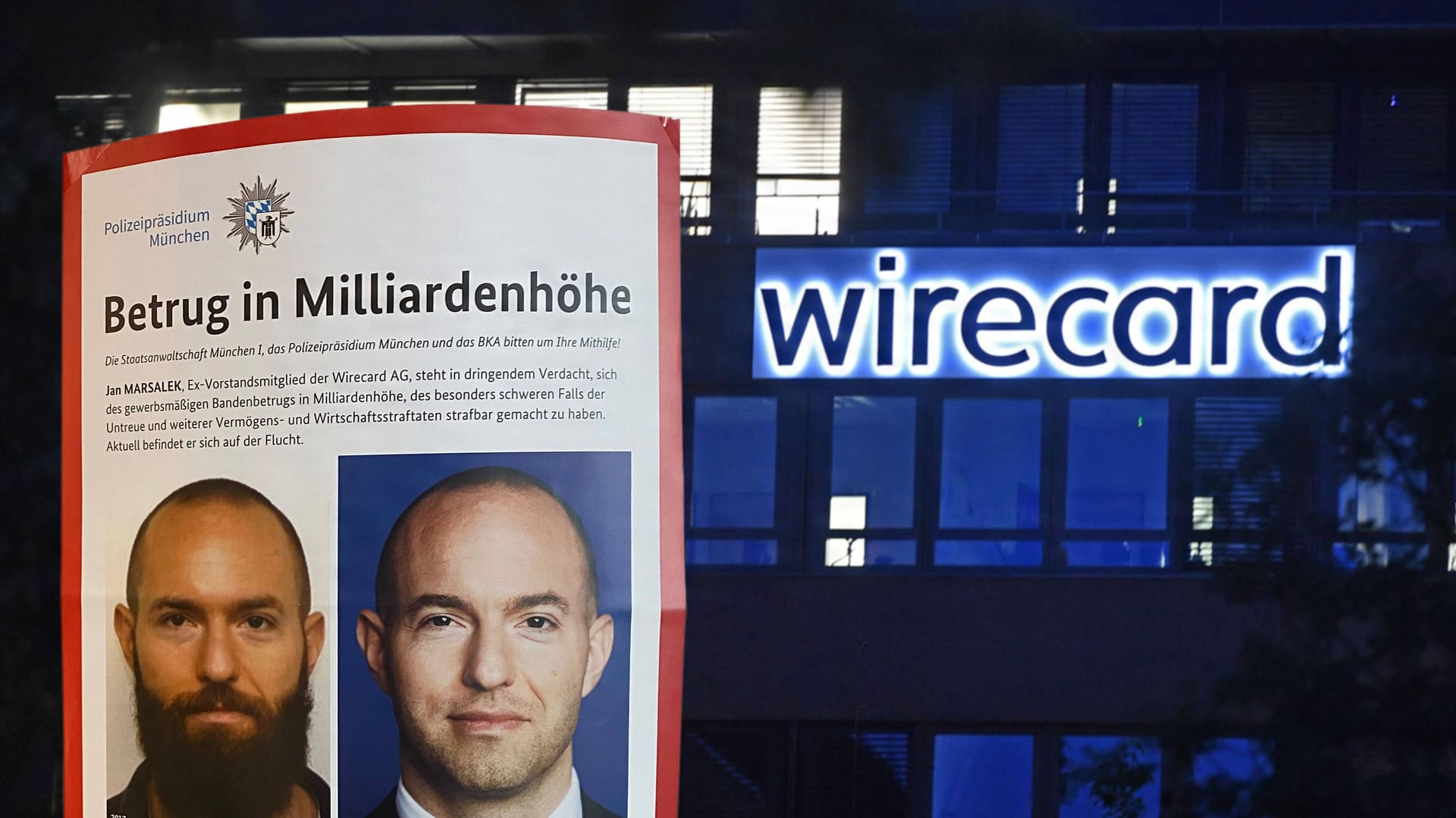 Akte mit Fahndungsfotos (Archivbild): Der ehemalige Wirecard-Chef ist seit 2020 auf der Flucht.