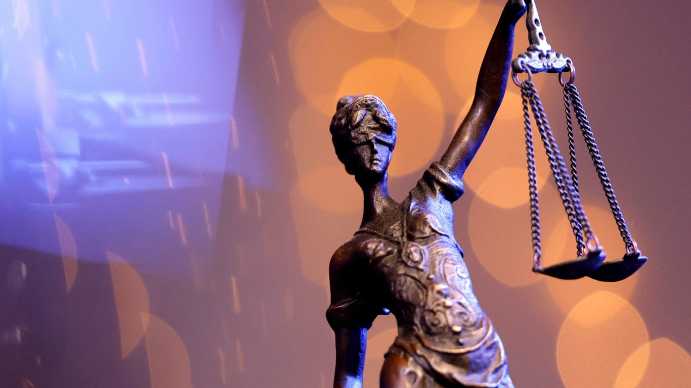 Bronzestatue der Justitia (Symbolfoto): In Köln wurde am Mittwoch ein tragischer Fall verhandelt.