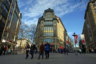 Die Spitaler Straße in Hamburg: Am 24. März 2024 ist verkaufsoffener Sonntag in der Hansestadt.