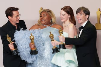 Oscar-Gewinner auf dem roten Teppich: Robert Downey Jr., Da’Vine Joy Randolph, Emma Stone und Cillian Murphy.