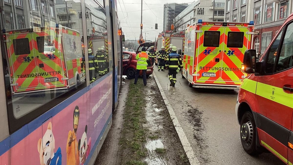 Am Mittwoch kam es in München zu einem heftigen Verkehrsunfall.