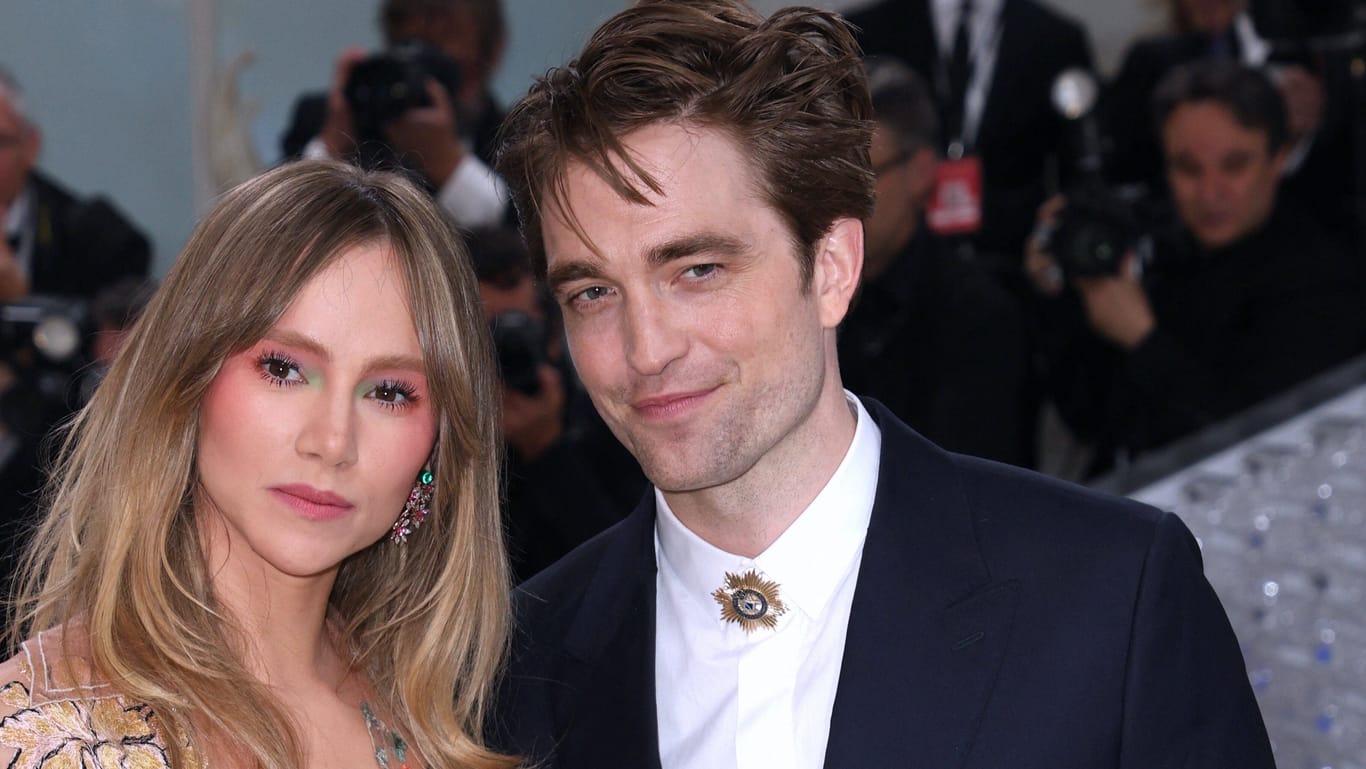 Suki Waterhouse und Robert Pattinson: Die Schauspieler genießen ihr Liebesglück lieber abseits der Öffentlichkeit.