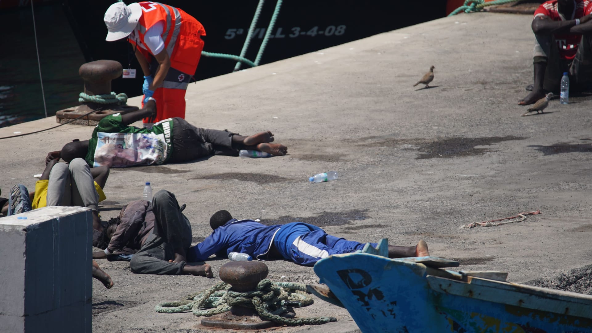 Flüchtlinge landen an der Küste der Kanareninsel Teneriffa an (Archivbild).