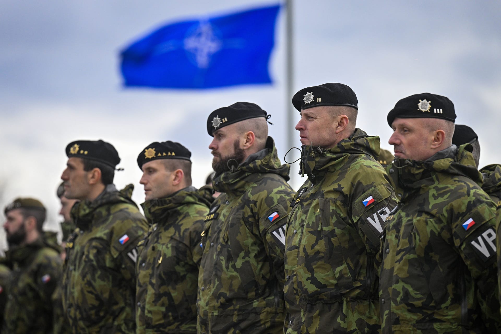 Tschechische Soldaten (Archivbild): Sie könnten in der Ukraine für Trainingsmissionen eingesetzt werden, heißt es in einem Bericht.