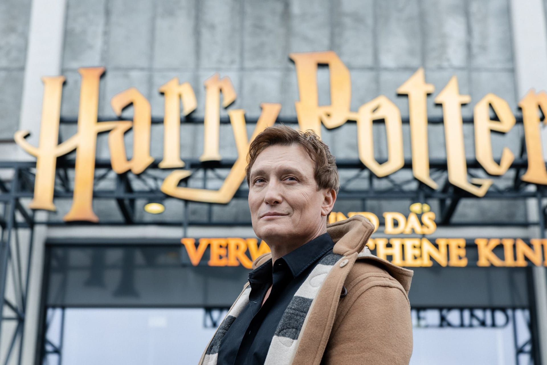 Im Hamburger Musical "Harry Potter und das verwunschene Kind" übernimmt Oliver Masucci die Rolle des Severus Snape.