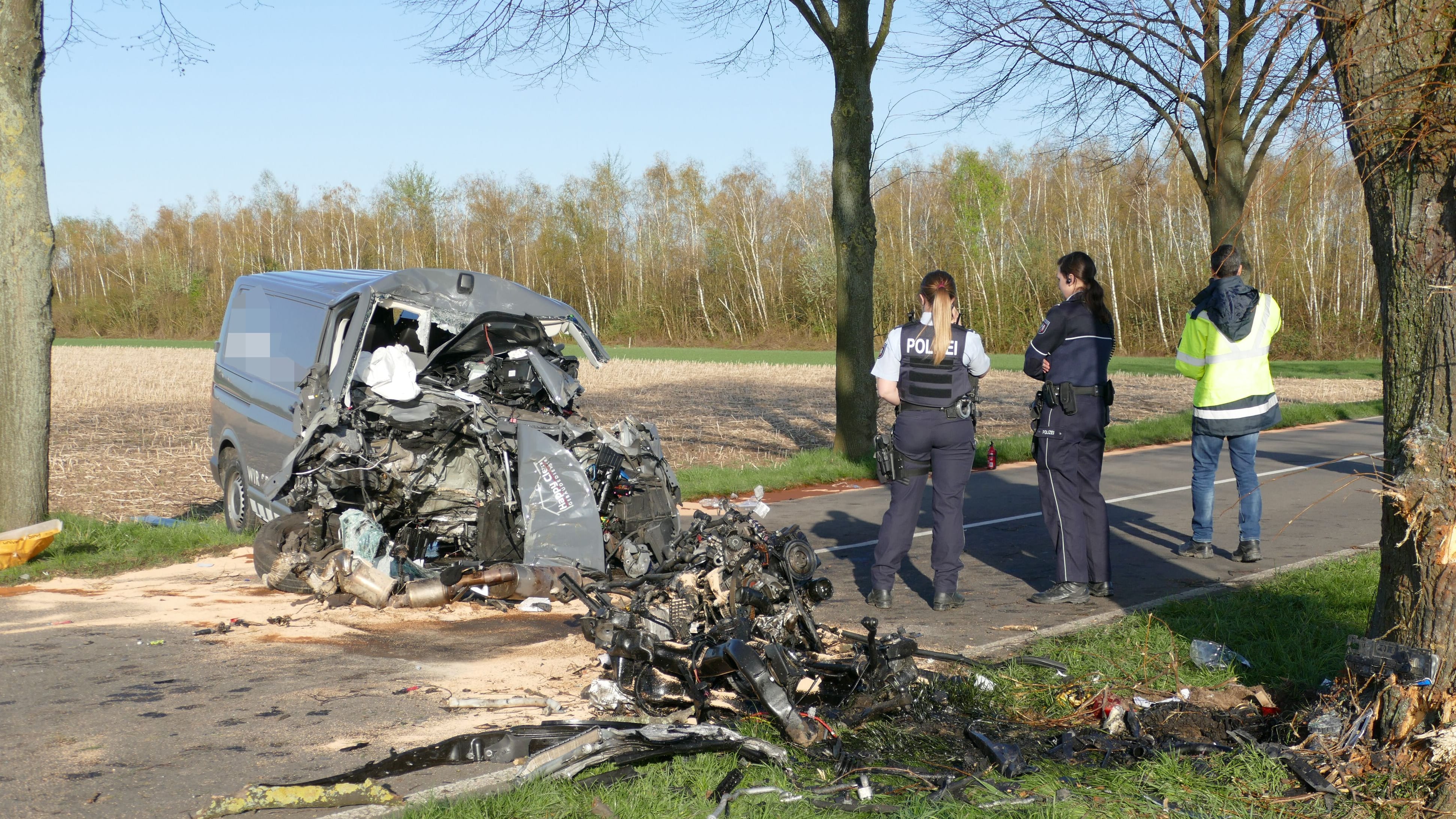 Köln-Wahn: Mann nach schwerem Verkehrsunfall wohl lebensgefährlich verletzt