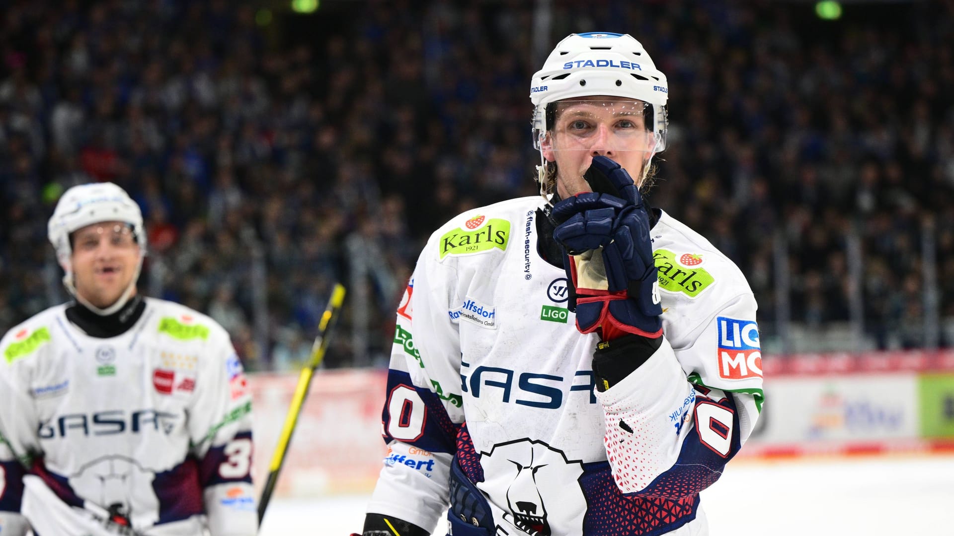 Lean Bergmann: Er spielt seit Sommer 2023 für die Eisbären.