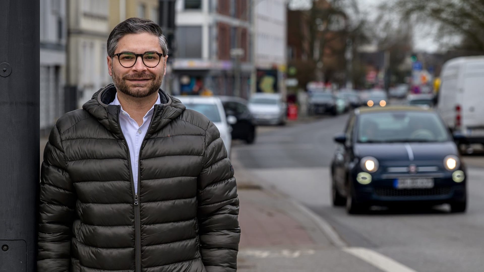 Der SPD-Abgeordnete Koorosh Armi: Er hält es für notwendig, weitere Umbau-Varianten für die Frohmestraße in Hamburg-Schnelsen zu prüfen.