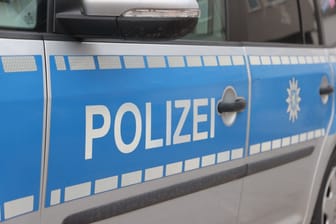 Ein Auto der Polizei Thüringen (Symbolbild): Nach einem Messerangriff hat es jetzt eine Festnahme gegeben.