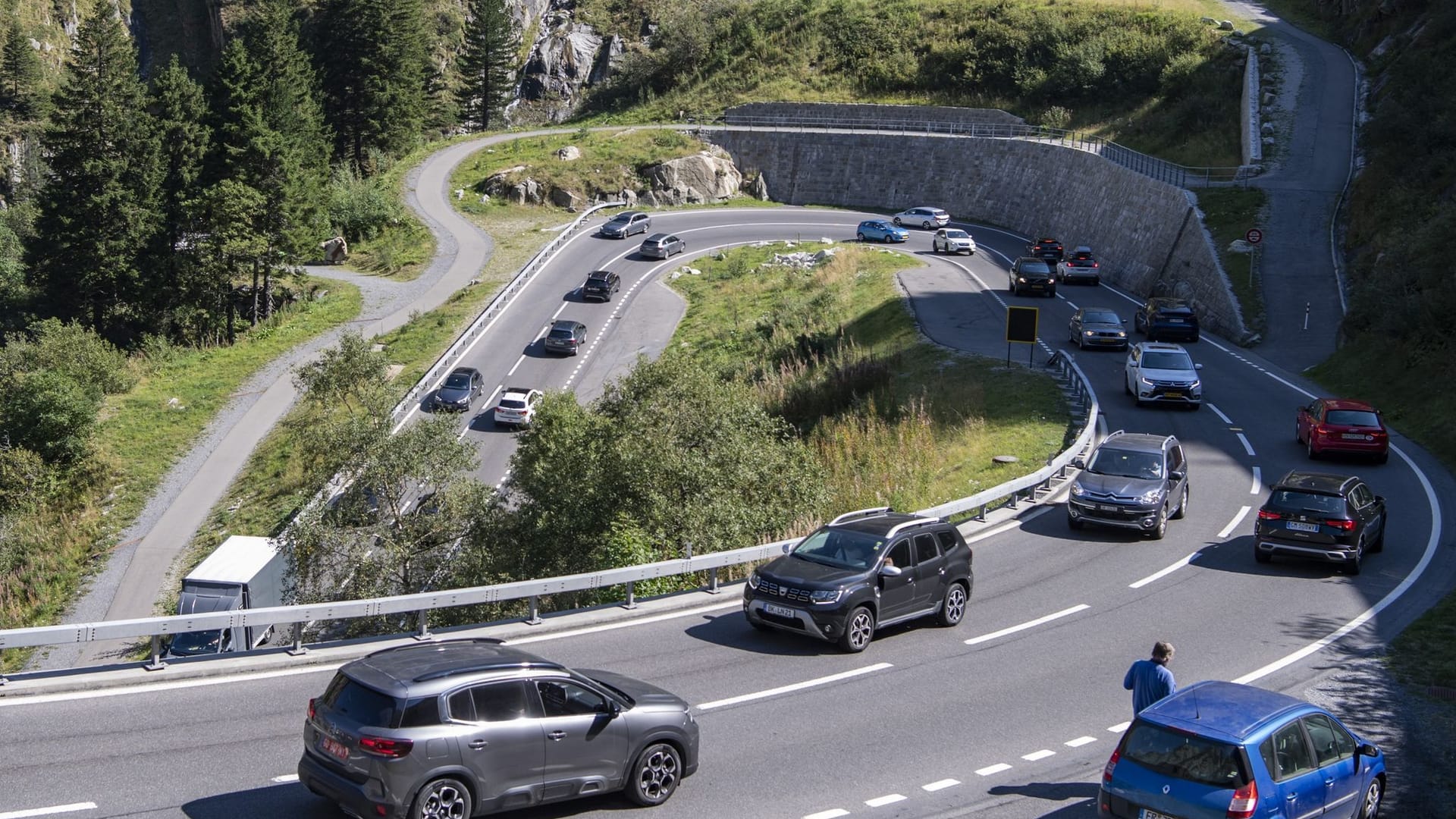Straßenverkehr in der Schweiz Straßenverkehr in der Schweiz