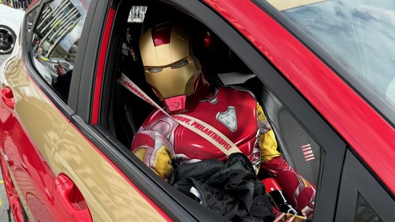 "Iron Man": Der Mann scheint ein großer Fan von Marvel zu sein.