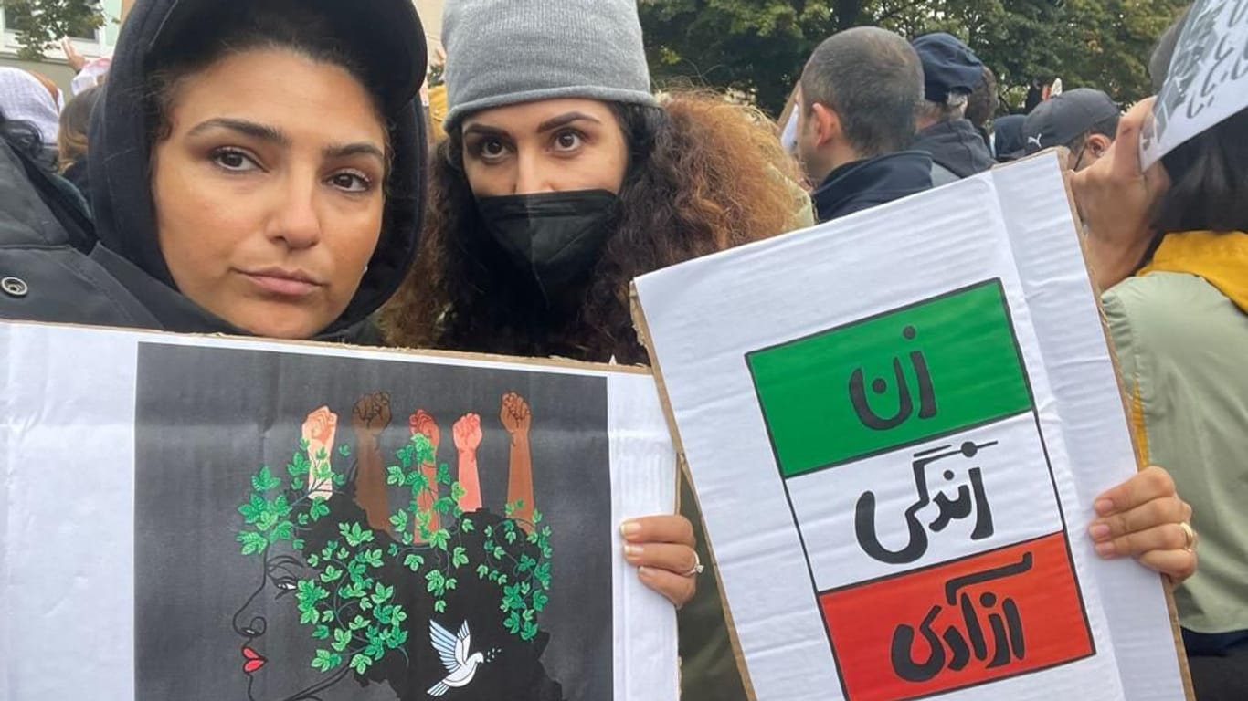 Eine Demo für Frauenrechte: Apameh Schönauer war sehr bewegt von den Massenprotesten im Iran.