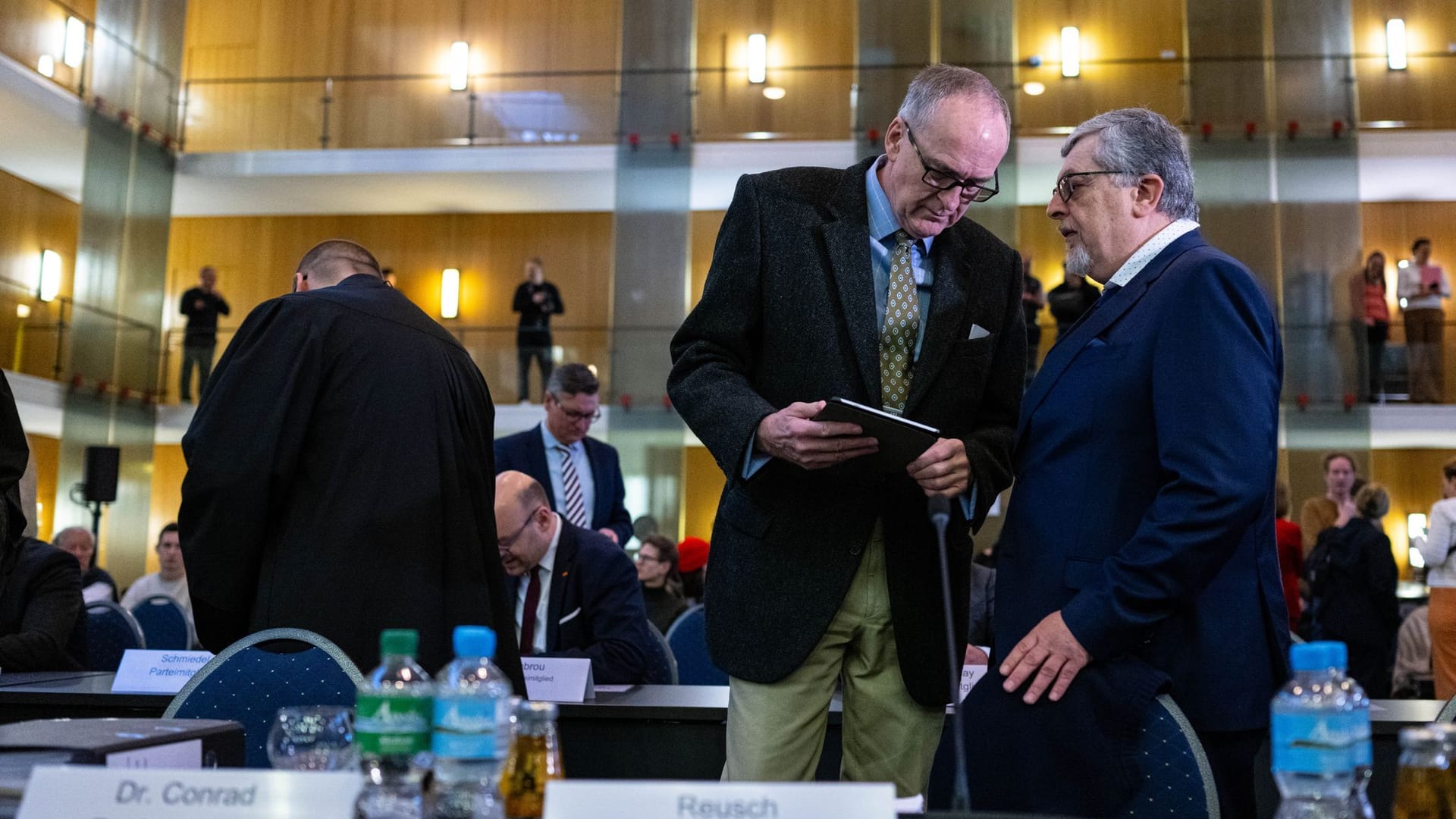 Carsten Hütter (rechts) und Roman Reusch: Am Ende des Tages "recht zufrieden" mit dem Verlauf des Verfahrens.